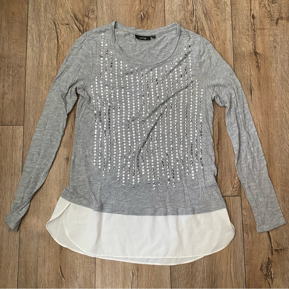 Grey and white Apt. 9 blouse